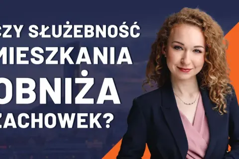 Kobieta z burzą loków wyjaśnia, czy służebność mieszkania obniża zachowek.