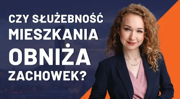 Kobieta z burzą loków wyjaśnia, czy służebność mieszkania obniża zachowek.